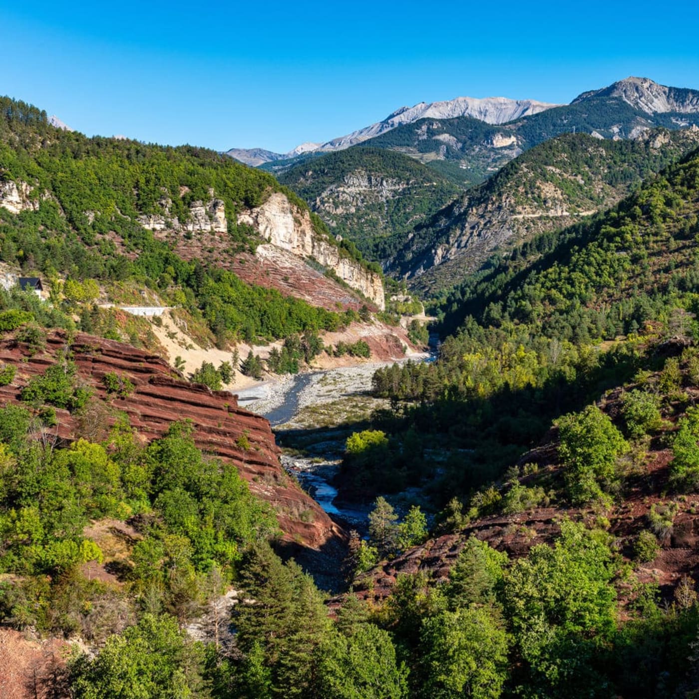 Les gorges de Daluis vues depuis le pont de la Mariée