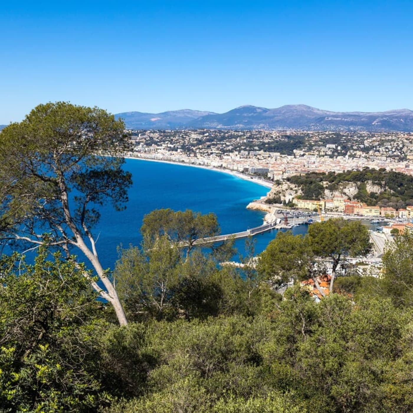 Balade à Nice : vue sur Nice et la mer depuis le mont Boron