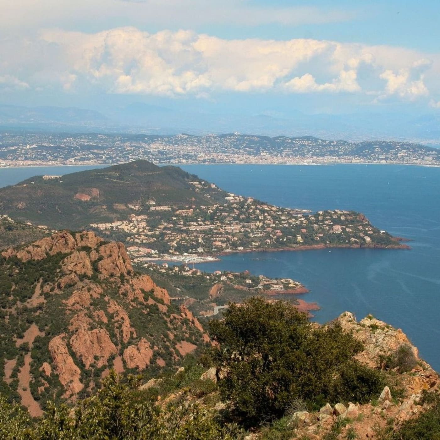 La vue depuis le pic de l'Ours