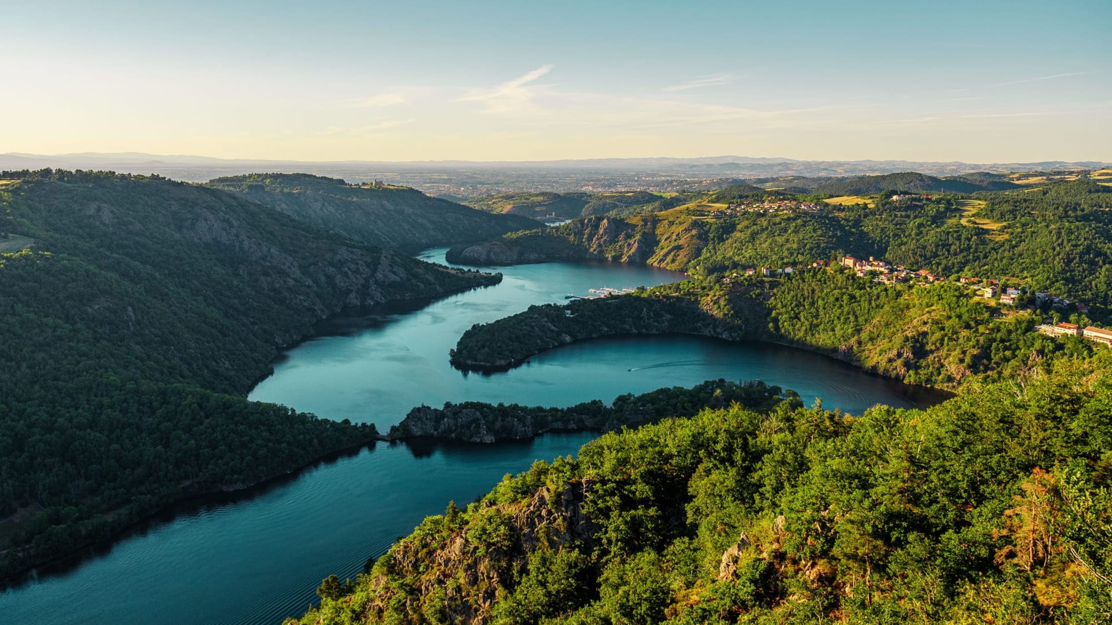 Randonnée plateau de la Danse : vue sur les méandres de la Loire et le parc naturel des gorges de la Loire