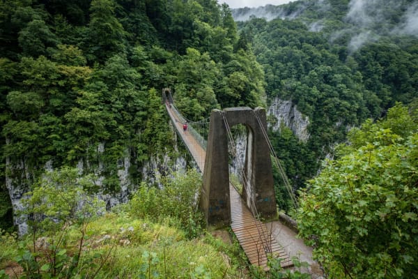 Frissons à la passerelle d'Holzarte