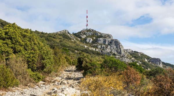 L'émetteur au sommet du Mont Saint Baudille dans l'Hérault