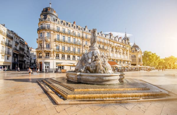 La place de la Comédie de Montpellier, avec la fontaine des Trois Grâces