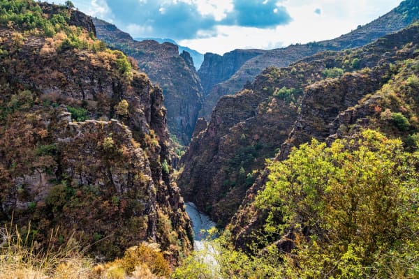 Les gorges de Daluis et son profond canyon