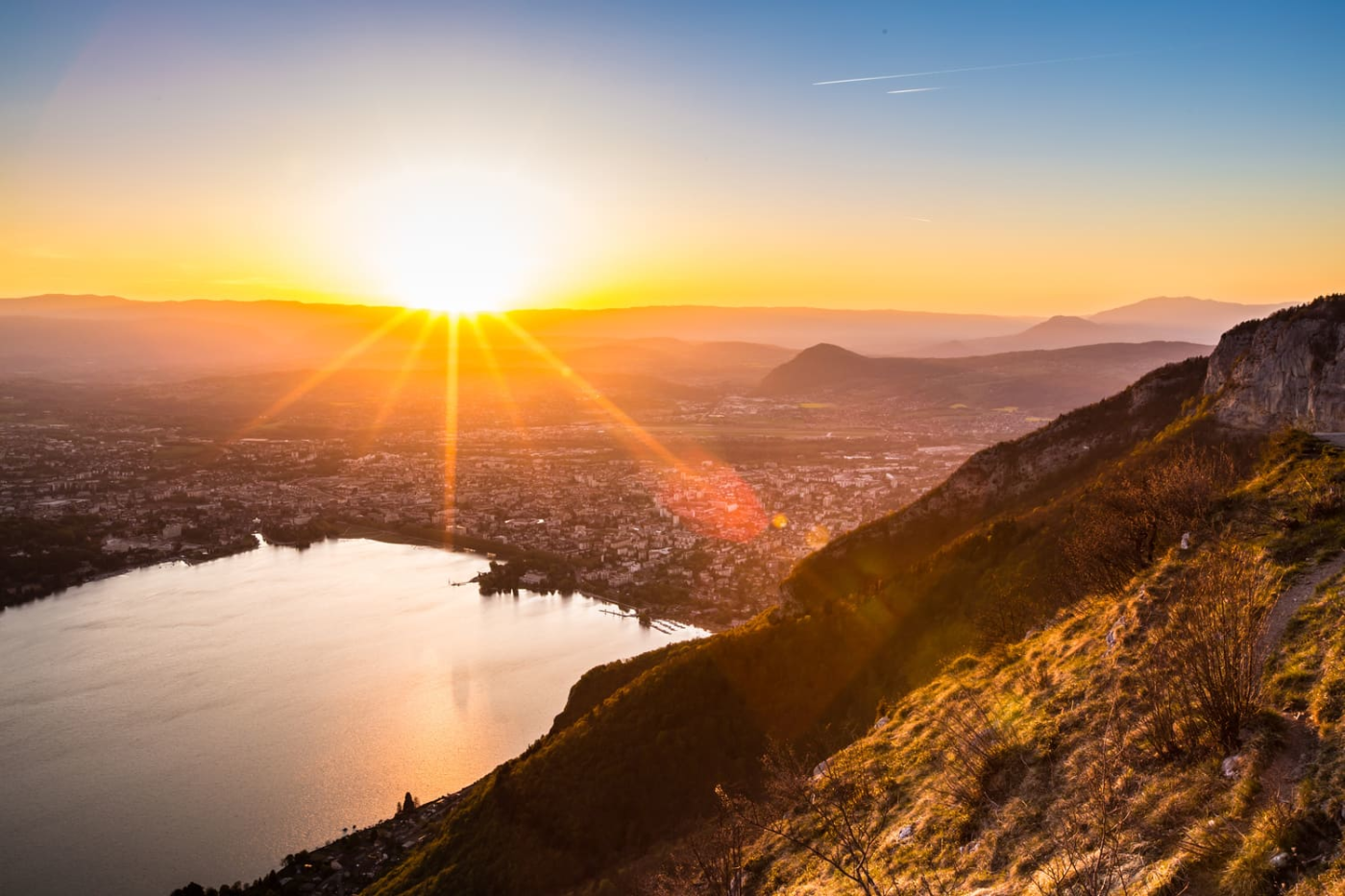 Vue d'Annecy depuis le col des Contrebandiers