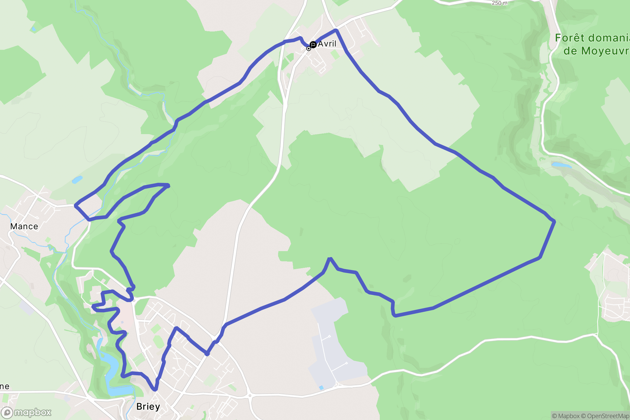 Avril : carte du parcours de randonnée - France