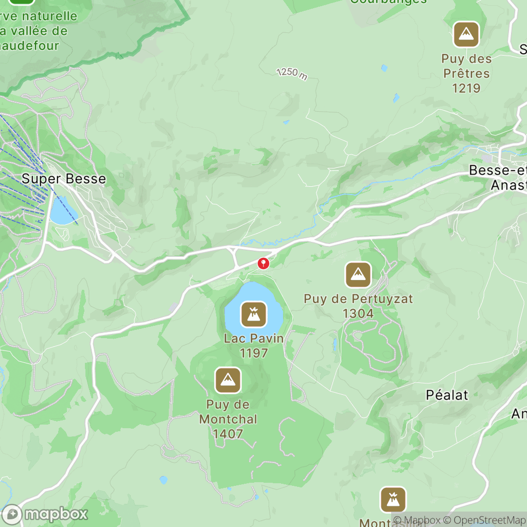 Lac Pavin : carte des parcours de randonnée - France