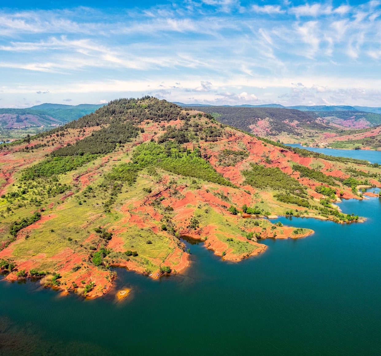 Terres rouges de Salagou et tour du lac depuis Liausson a VTT