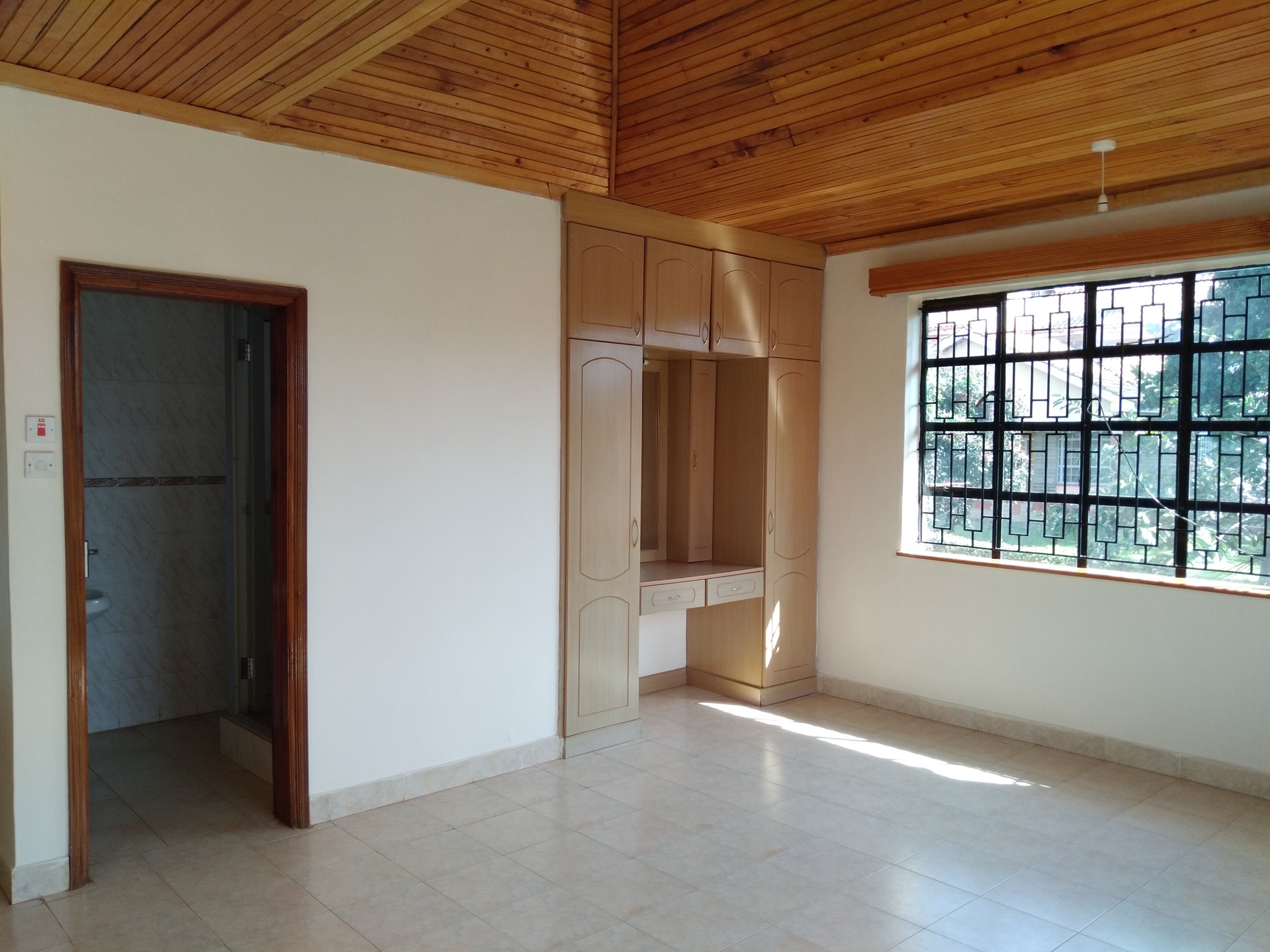Outstanding Standalone House in Kitisuru