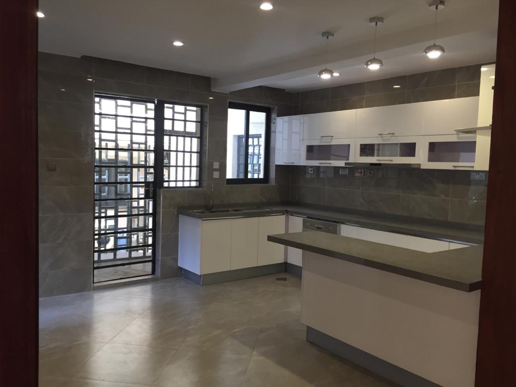 5 Bedroom Townhouse for sale in Lavington