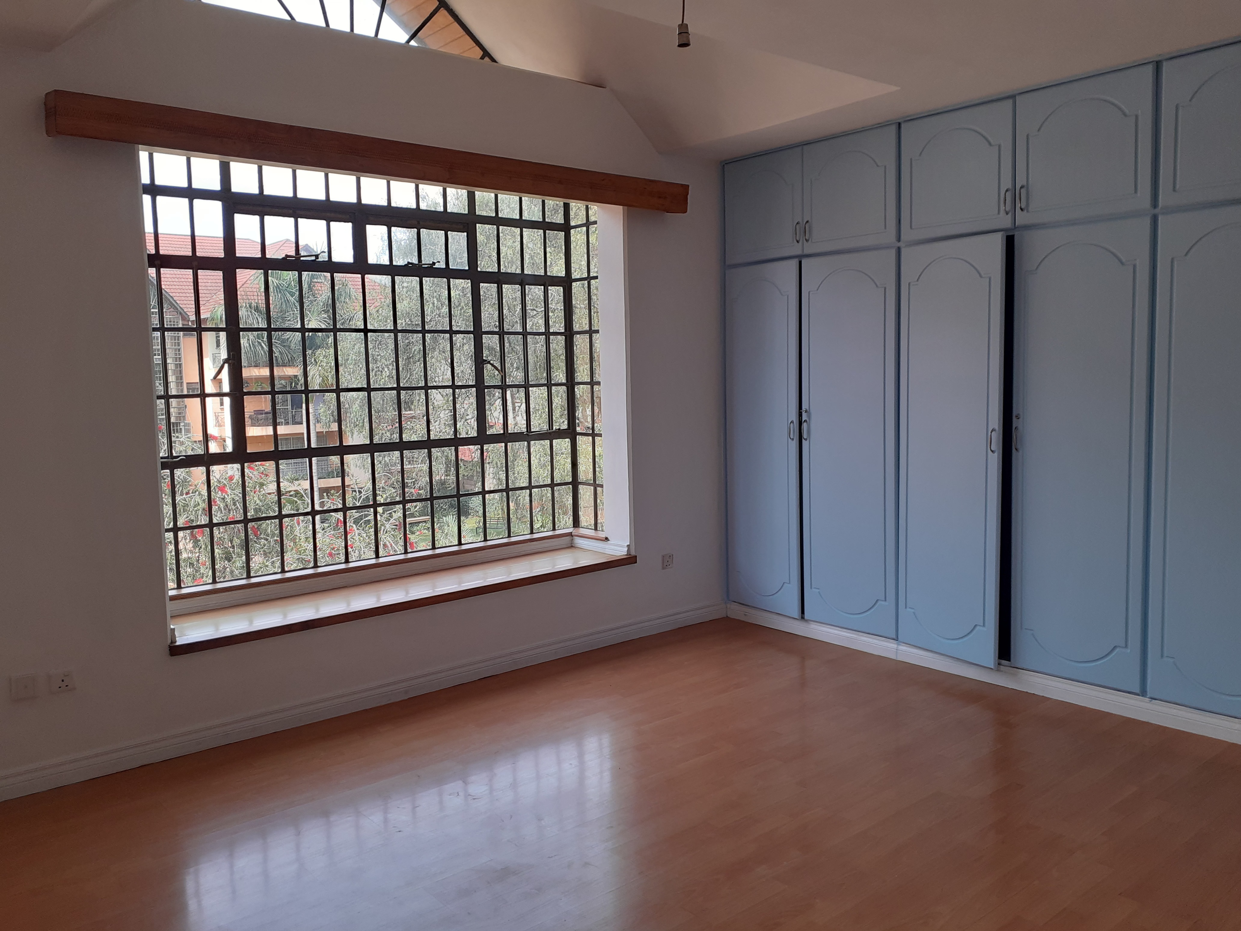 4 bedroom plus DSQ DUPLEX penthouse in Lavington