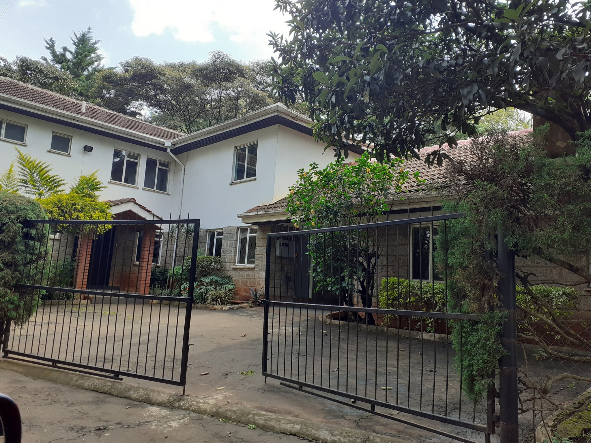 Unfurnished 4 Bedroom plus Sq Townhouse In Lavington area