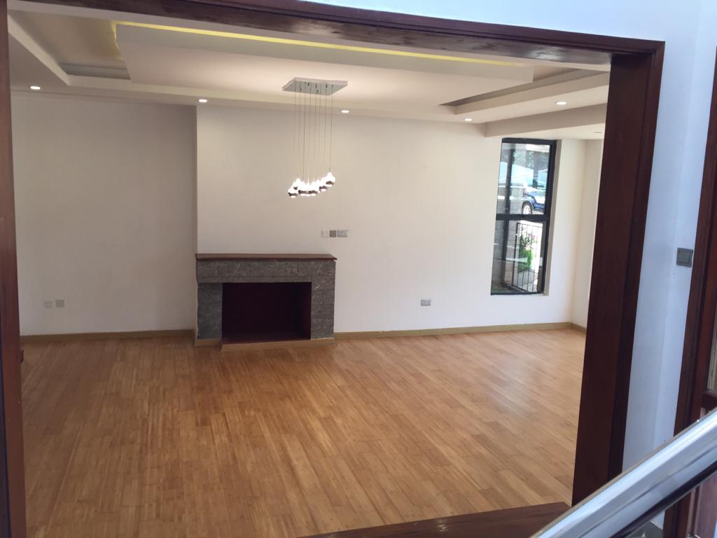 5 Bedroom Townhouse for Sale