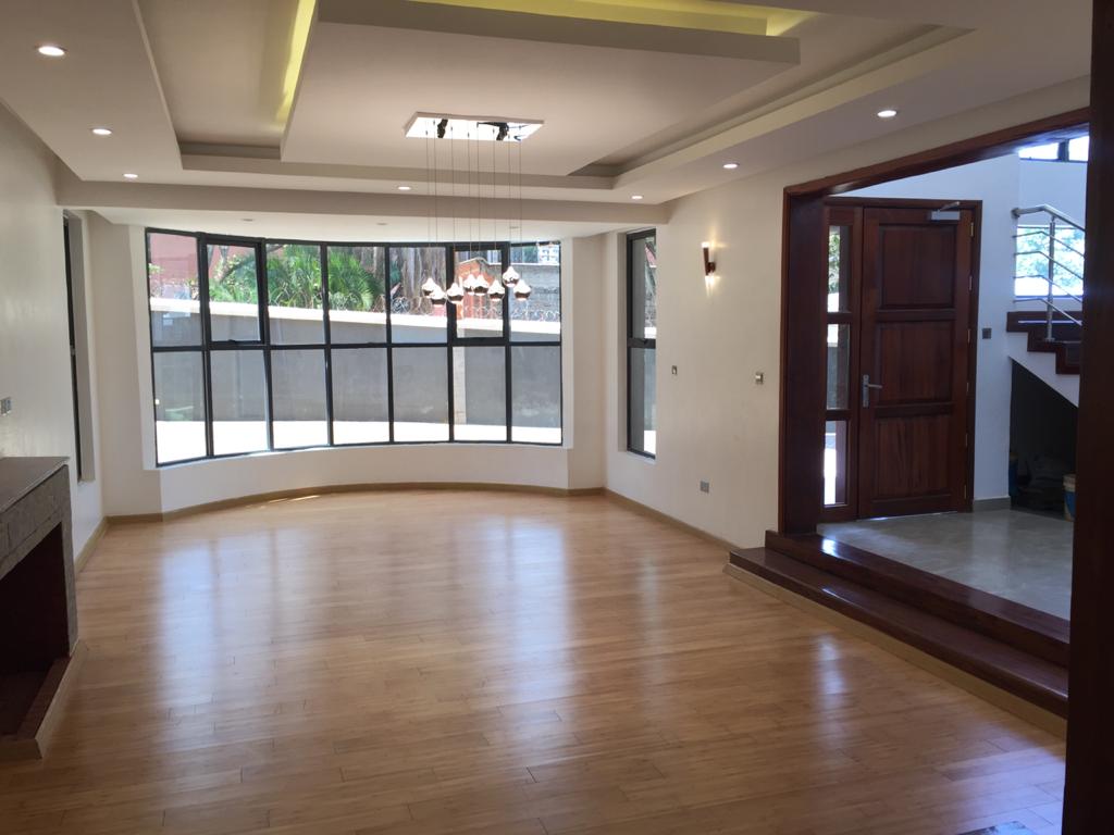 5 Bedroom Townhouse for Sale