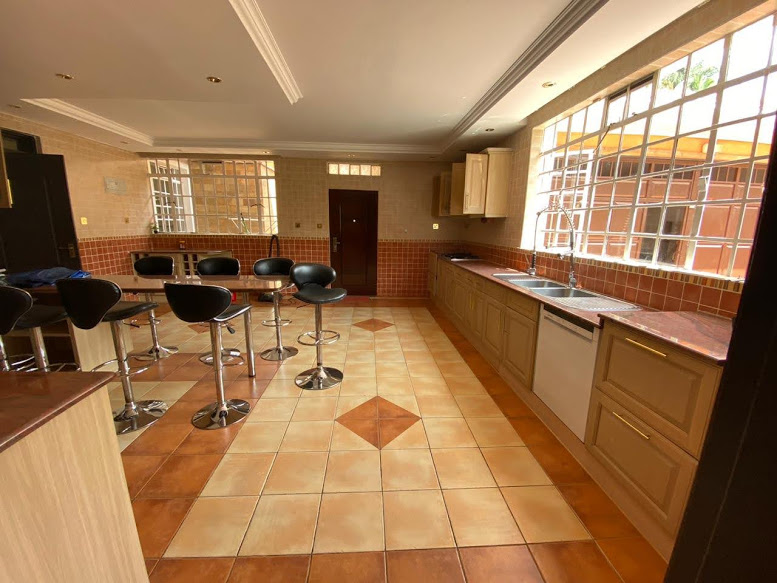5 Bedroom House for SALE IN Runda