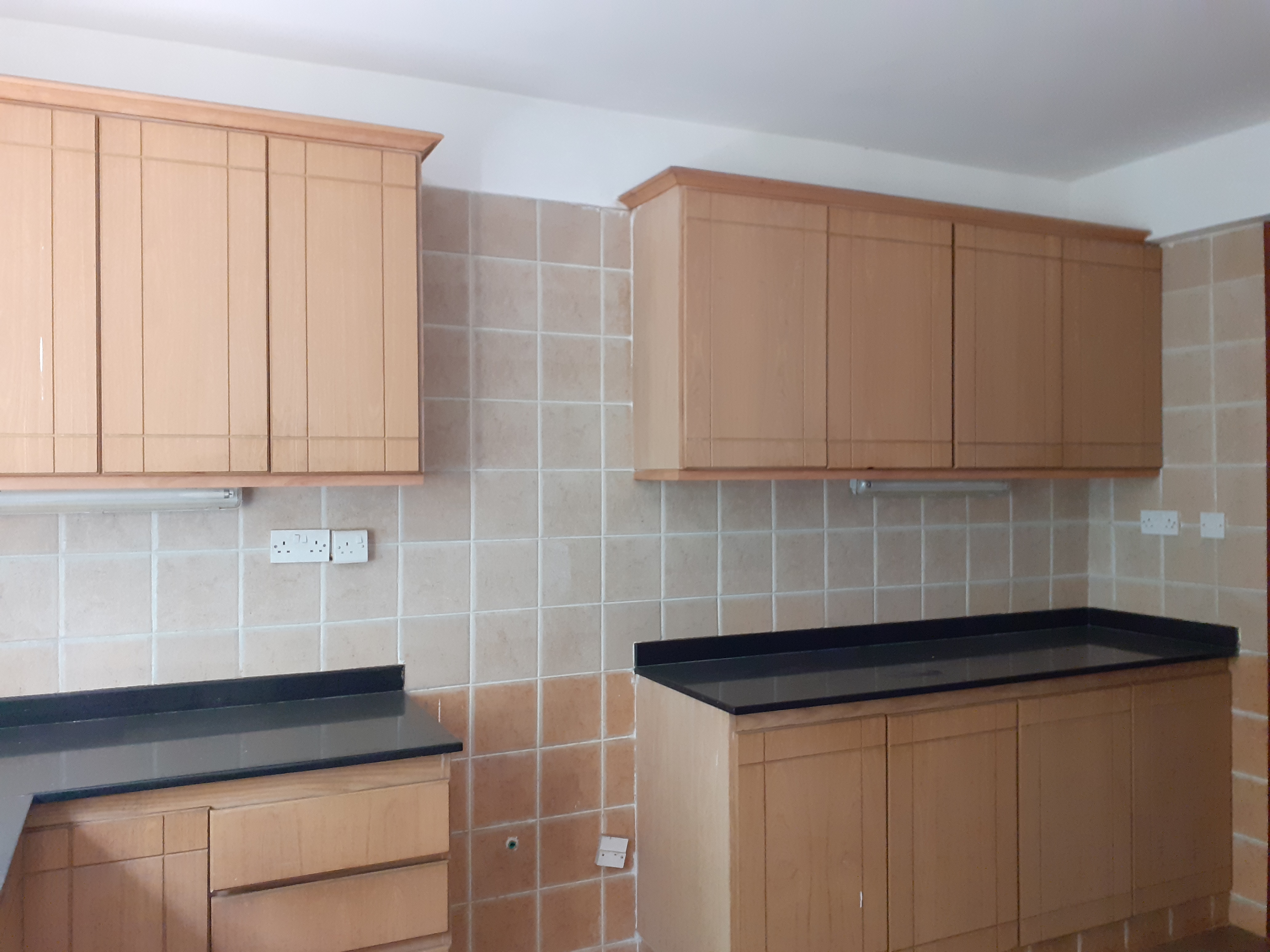  UNFURNISHED 3 BEDROOM APARTMENT IN LAVINGTON