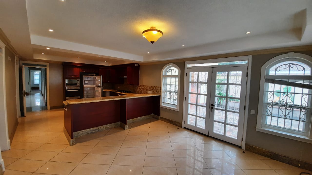 4 Bedroom Plus Dsq House