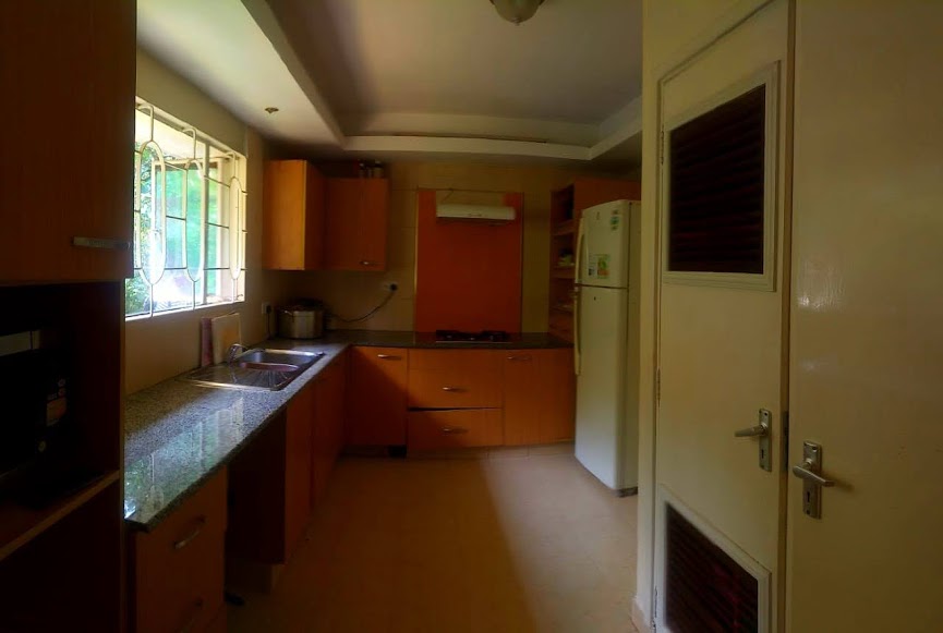 Unfurnished Old school 4 Bedroom House with modern finishing in Lavington
