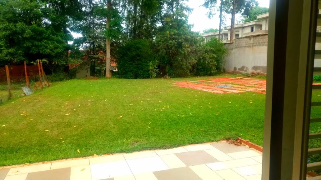Unfurnished Old school 4 Bedroom House with modern finishing in Lavington