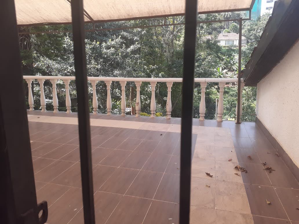 5 Bedroom House in Spring Valley