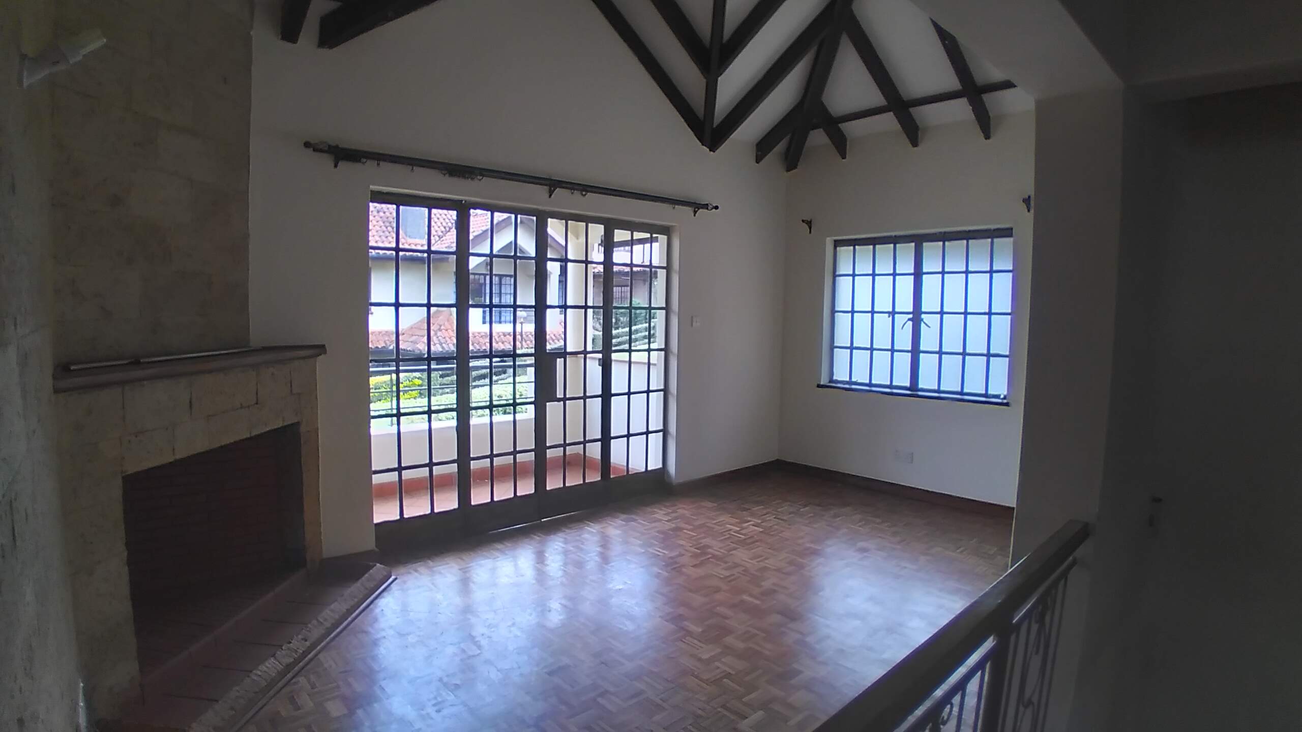 4 Bedroom Townhouse in Spring Valley