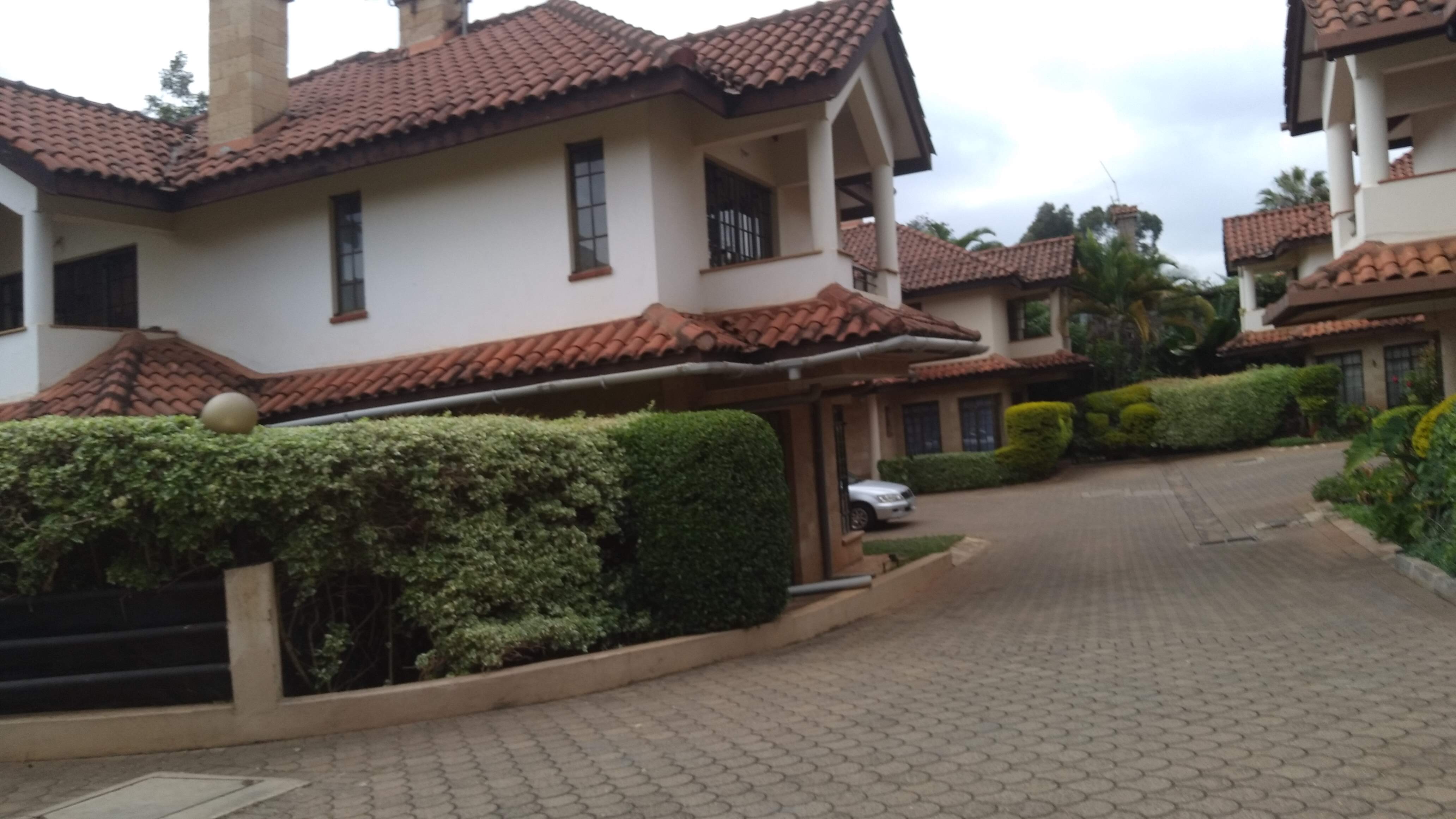 4 Bedroom Townhouse in Spring Valley
