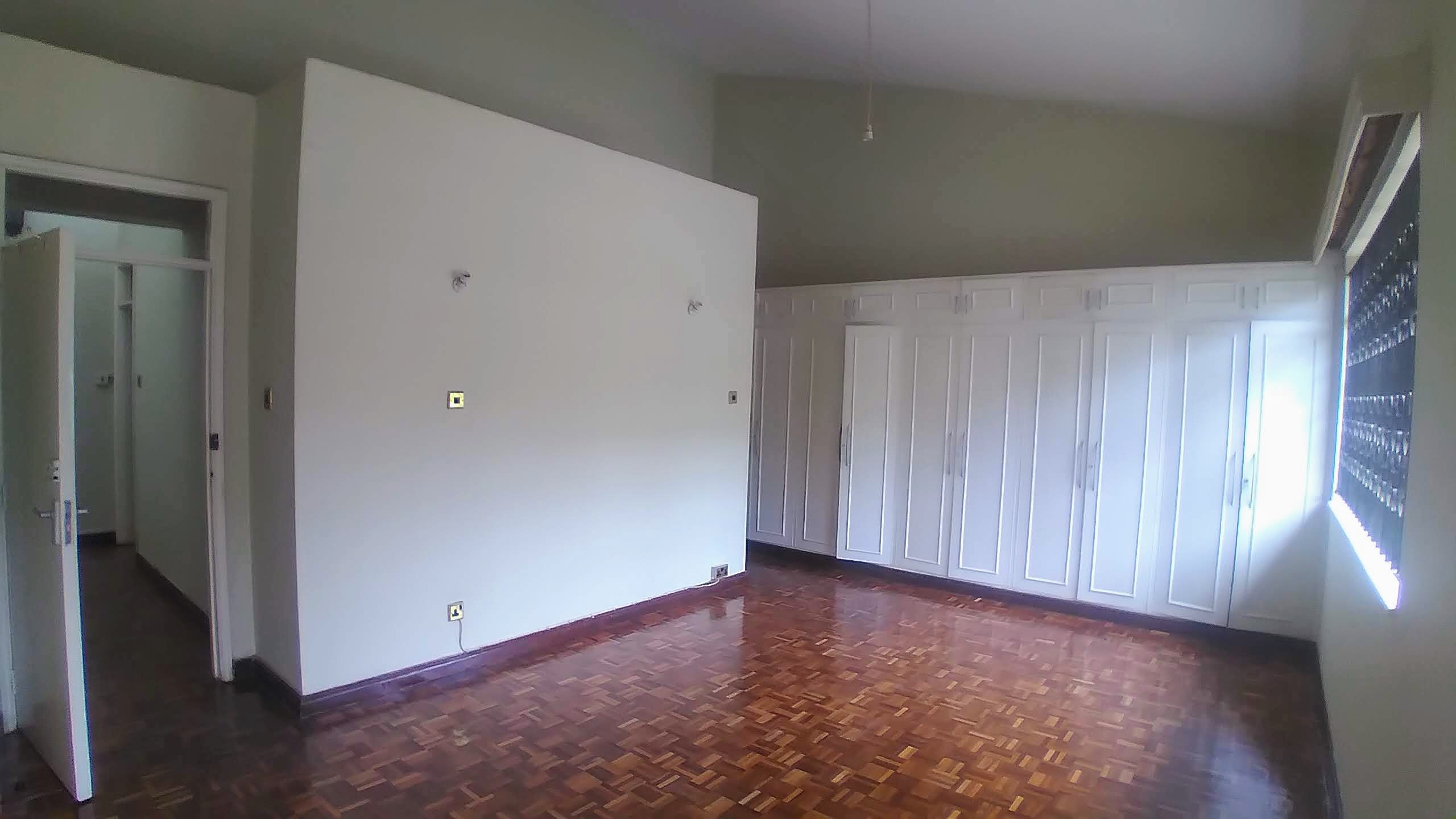 4 Bedroom Townhouse