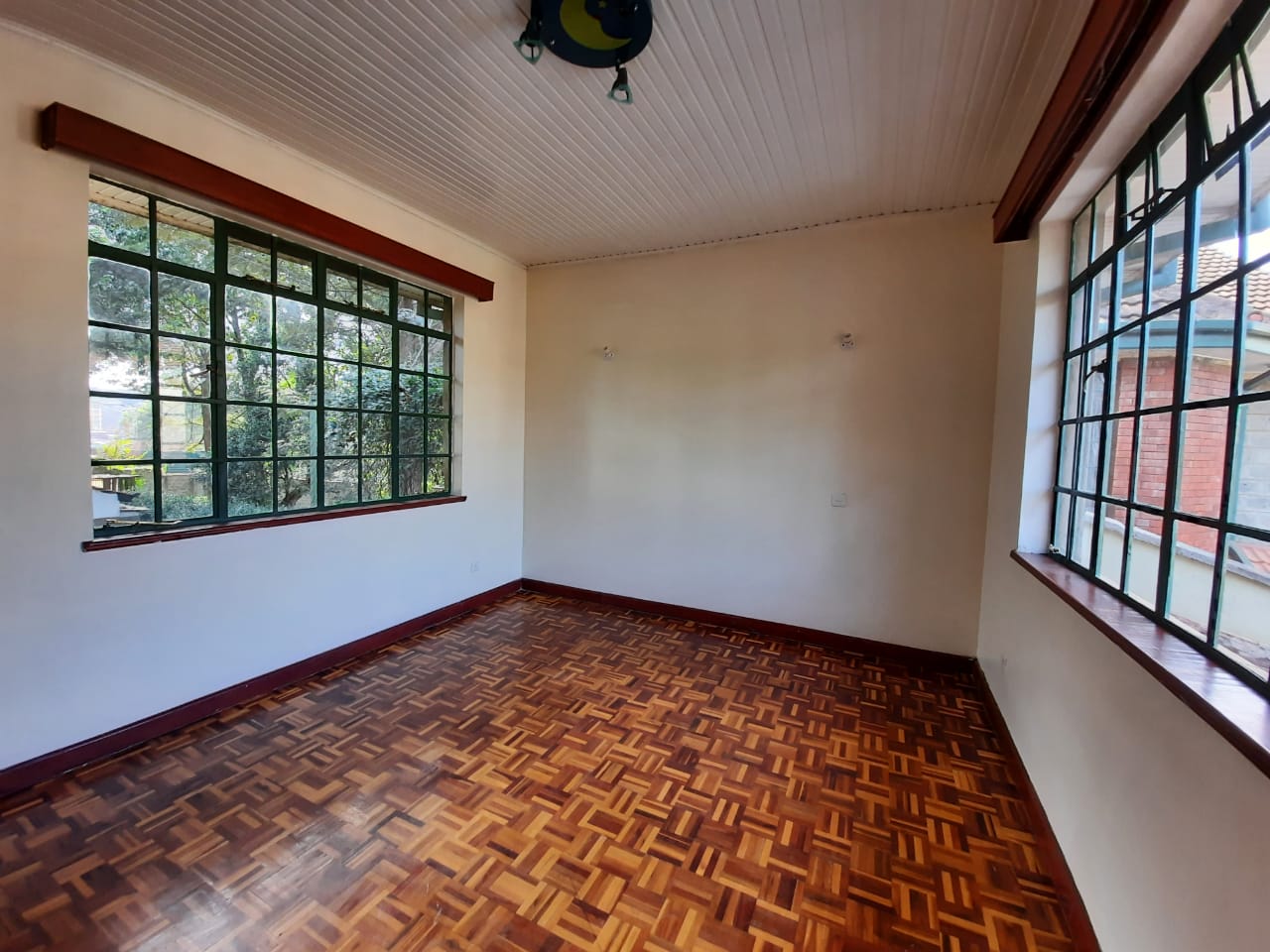 4 Bedroom Maisonette in Lavington