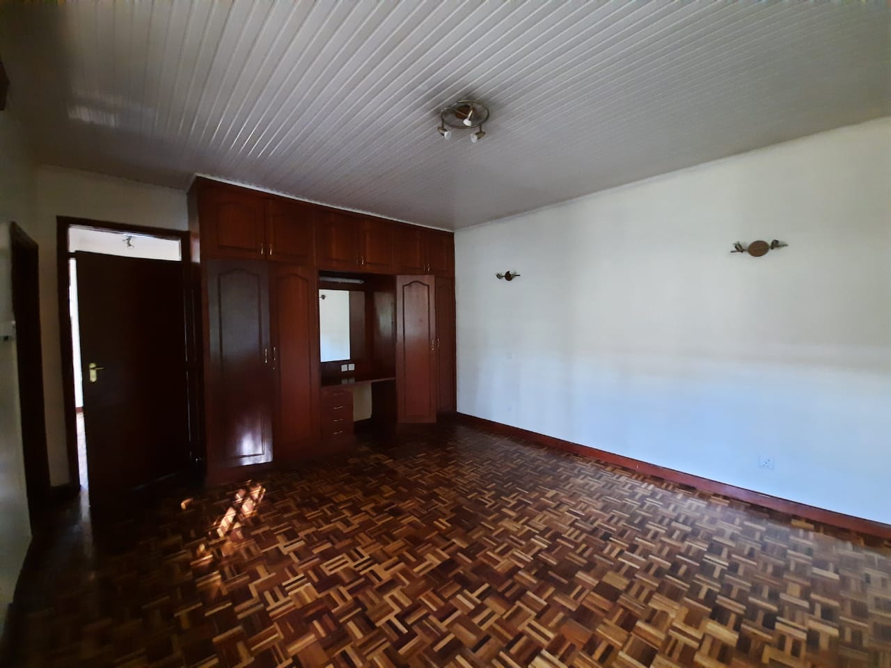 4 Bedroom Maisonette in Lavington