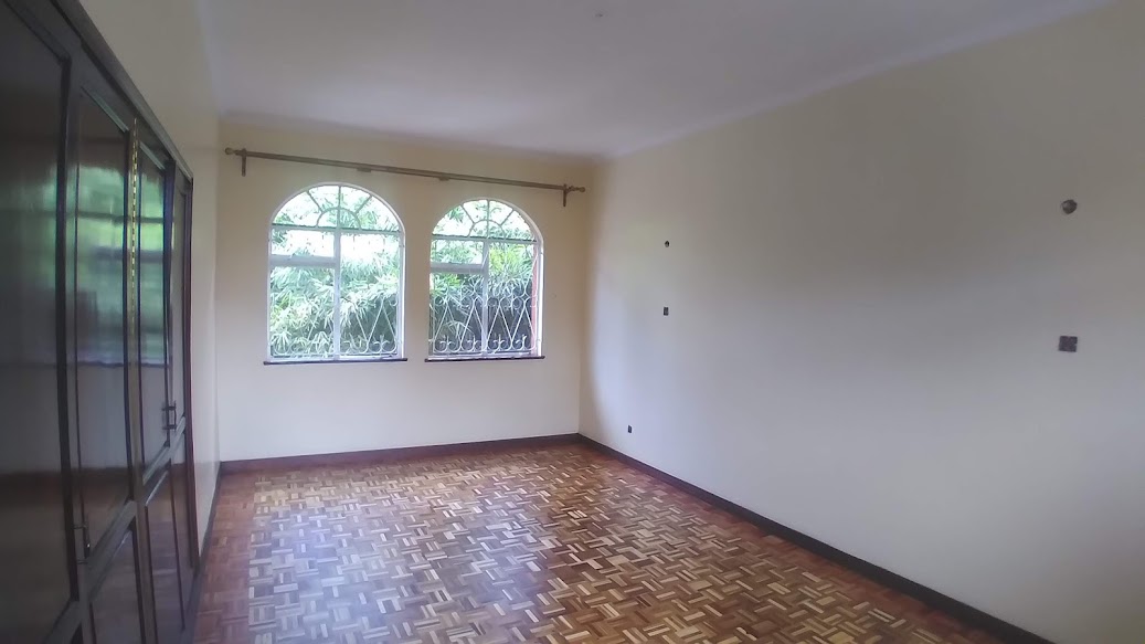4 Bedroom Townhouse in Riverside