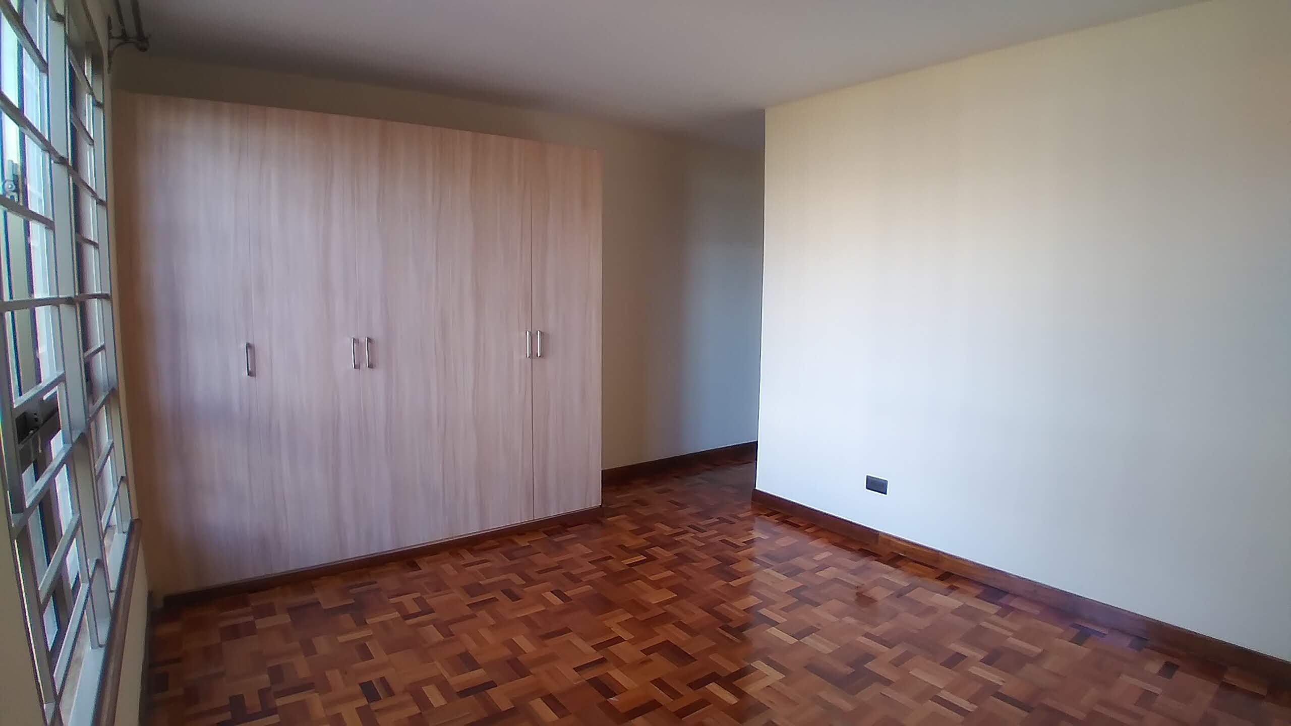 Unfurnished 2 Bedroom Apartment in Kileleshwa