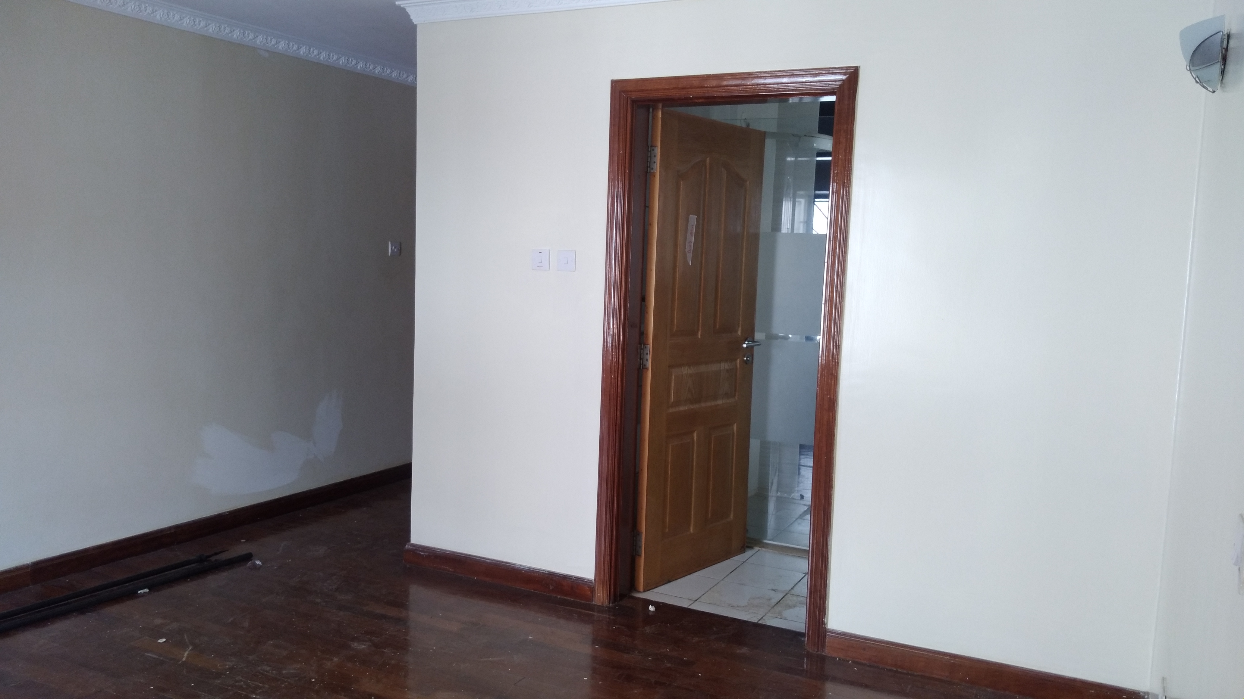 Unfurnished 4 Bedroom Apartment 