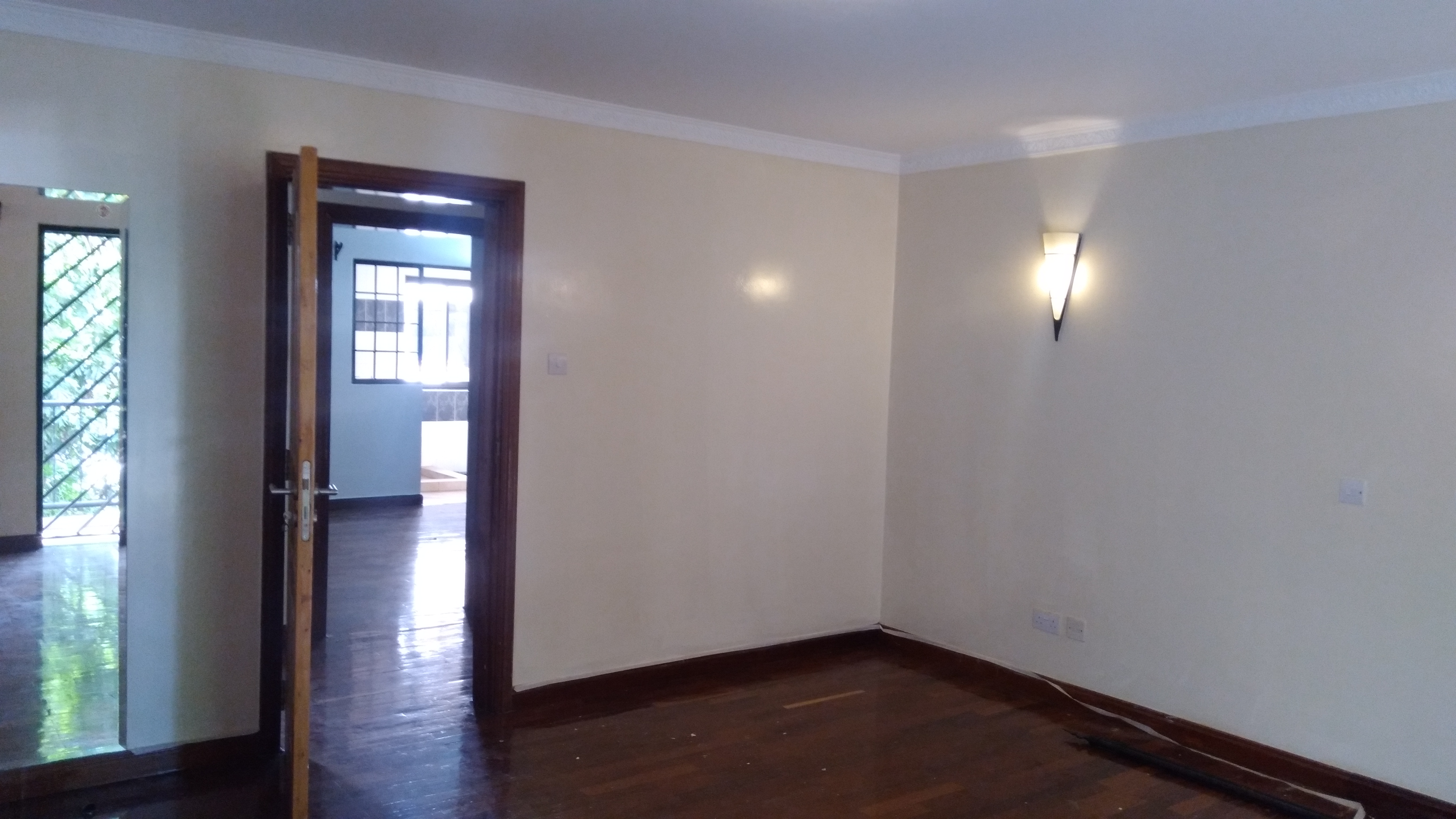Unfurnished 4 Bedroom Apartment 