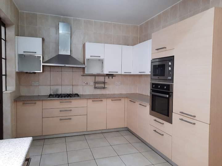 Unfurnished 2 Bedroom Penthouse in Kilimani