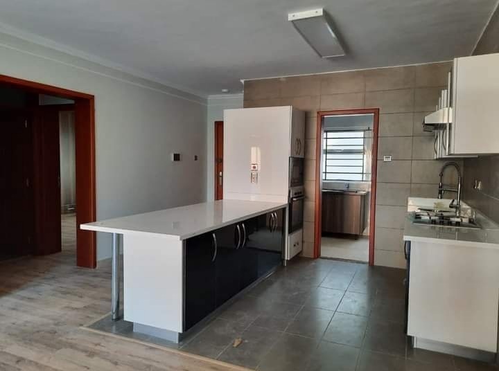UNFURNISHED 2 BEDROOM LUXURY APARTMENTS