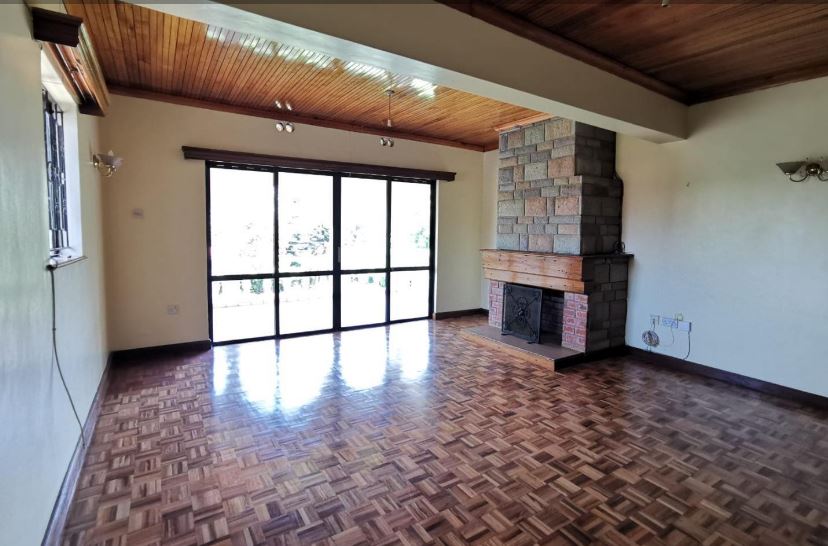 6 Bedroom House in Nyari
