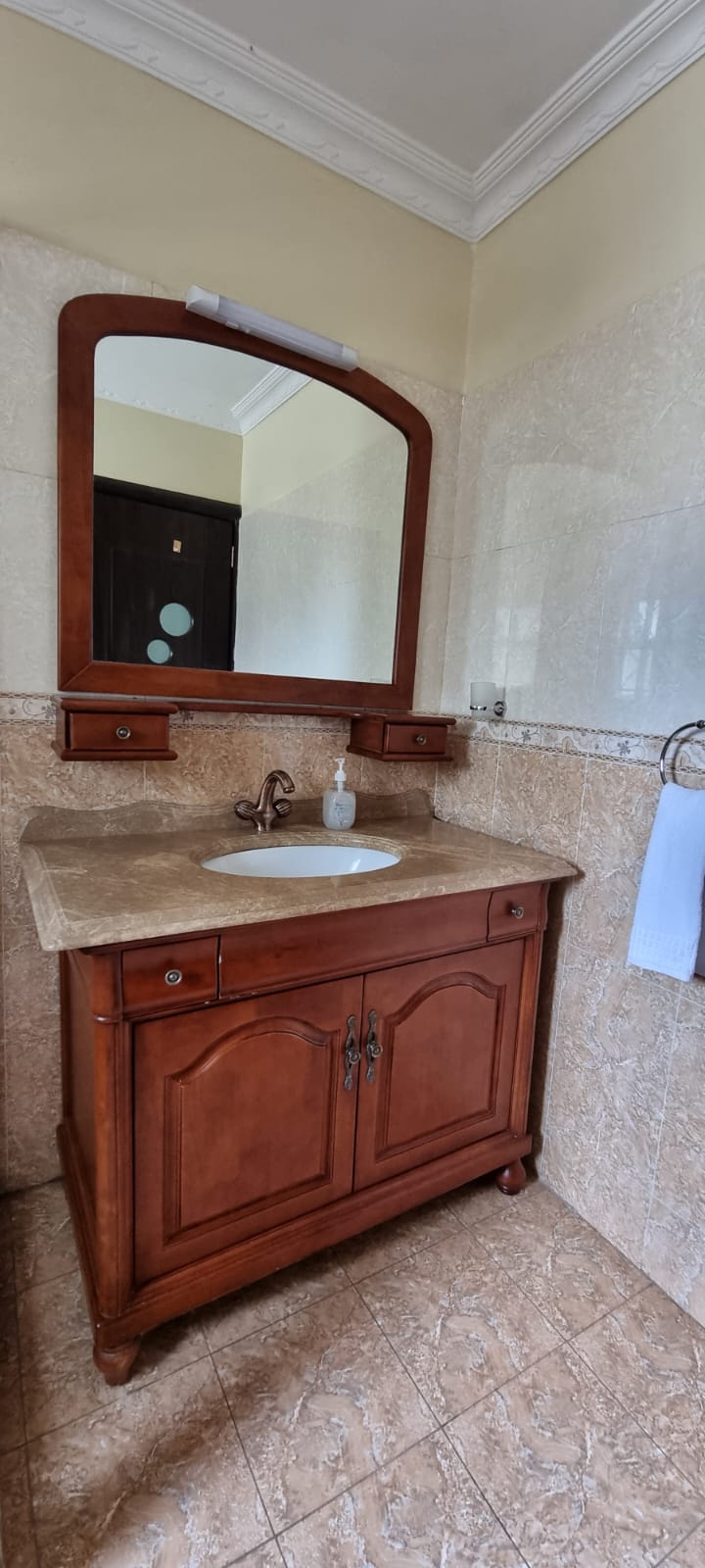 3Br fully furnished apartment in Kilimani,150k
