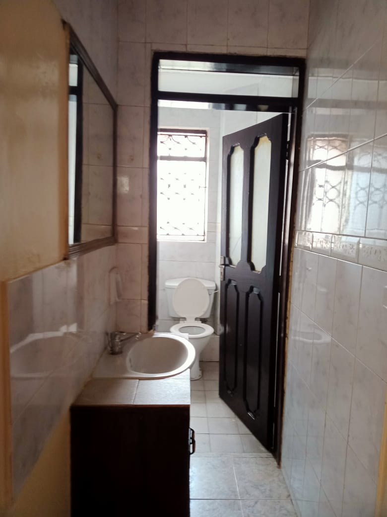3Br apartment available in Kilimani 60k