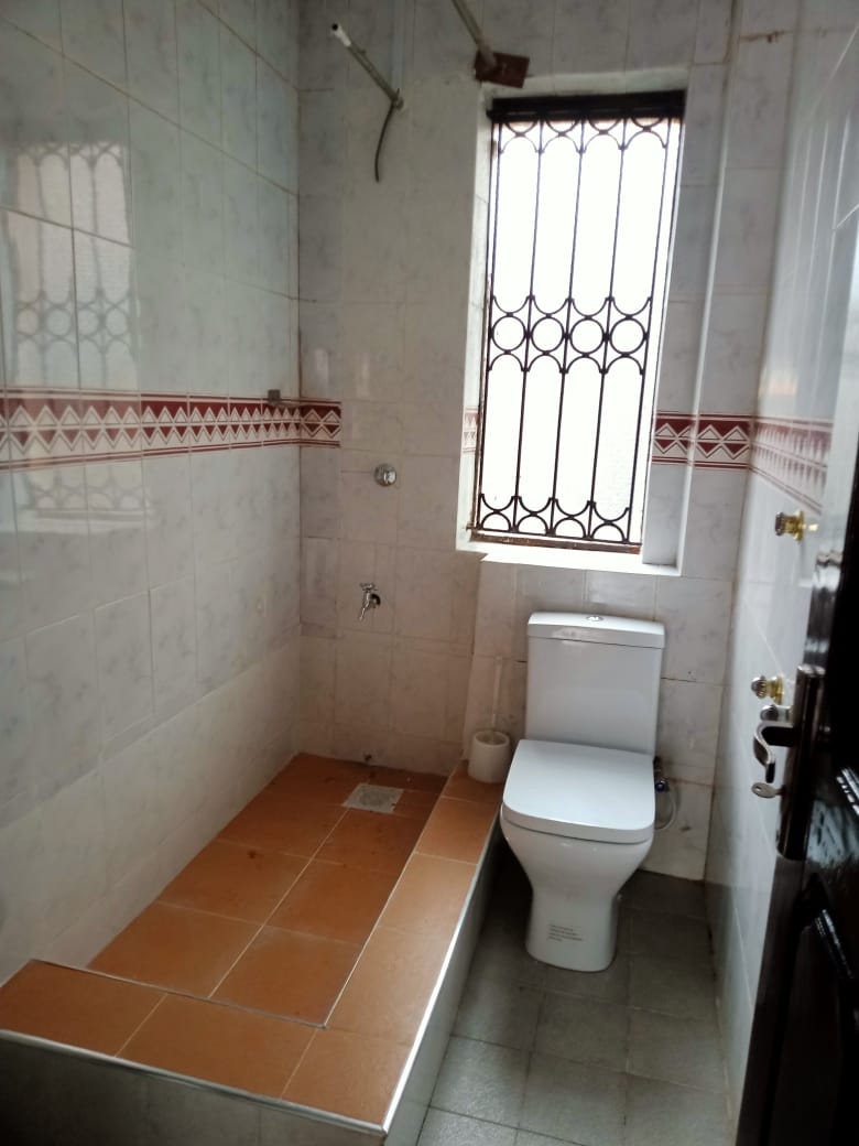 3Br apartment available in Kilimani 60k