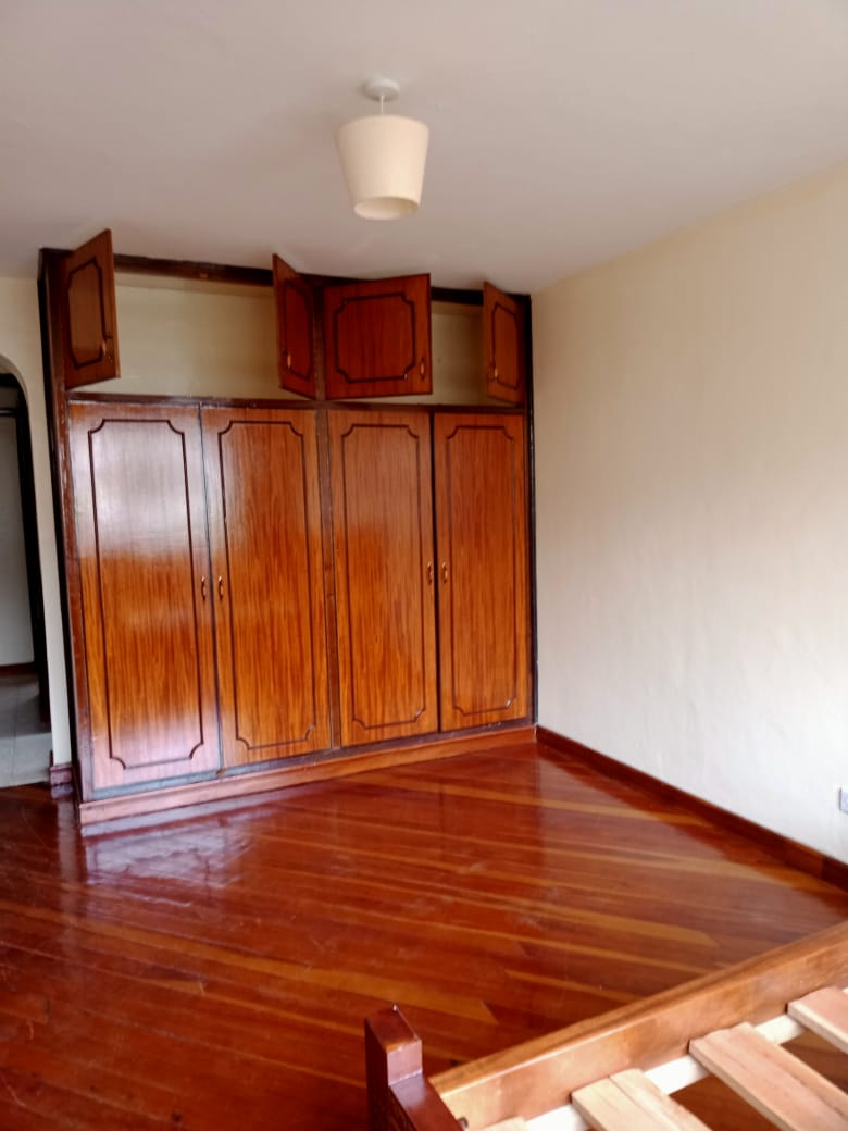 3Br apartment available in Kilimani 60k