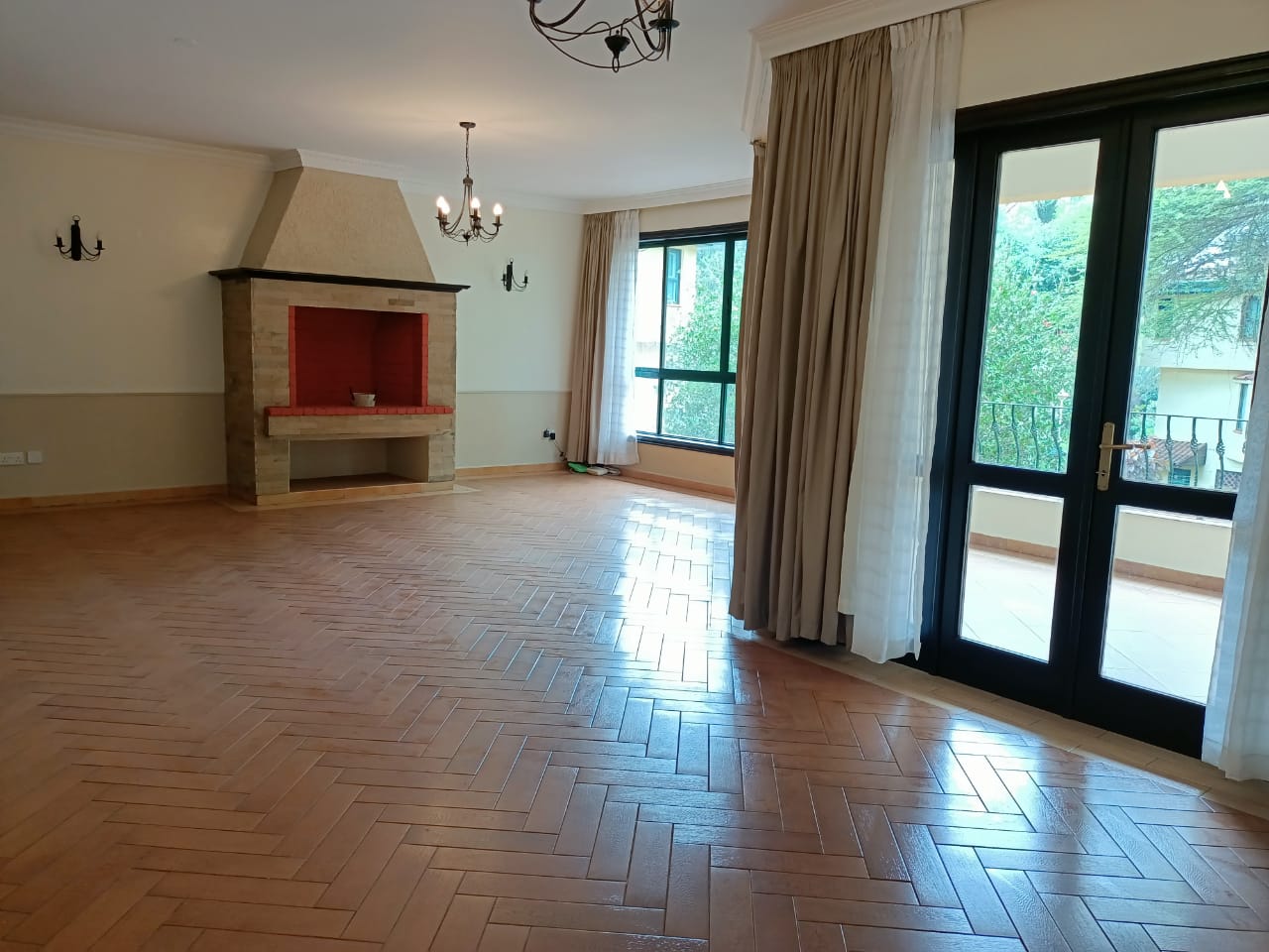 4Br Townhouse for rent in Brookside