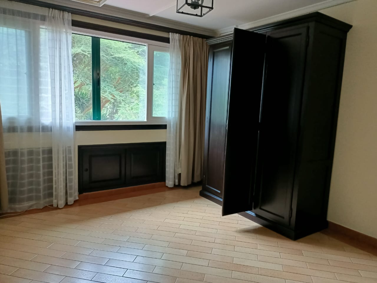 4Br Townhouse for rent in Brookside