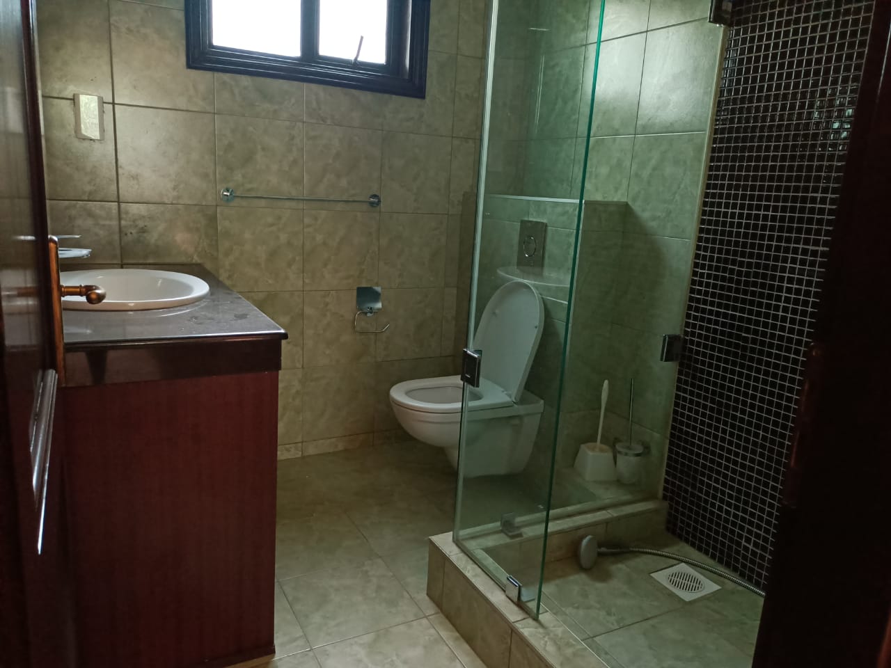 4Br Townhouse for rent in Brookside