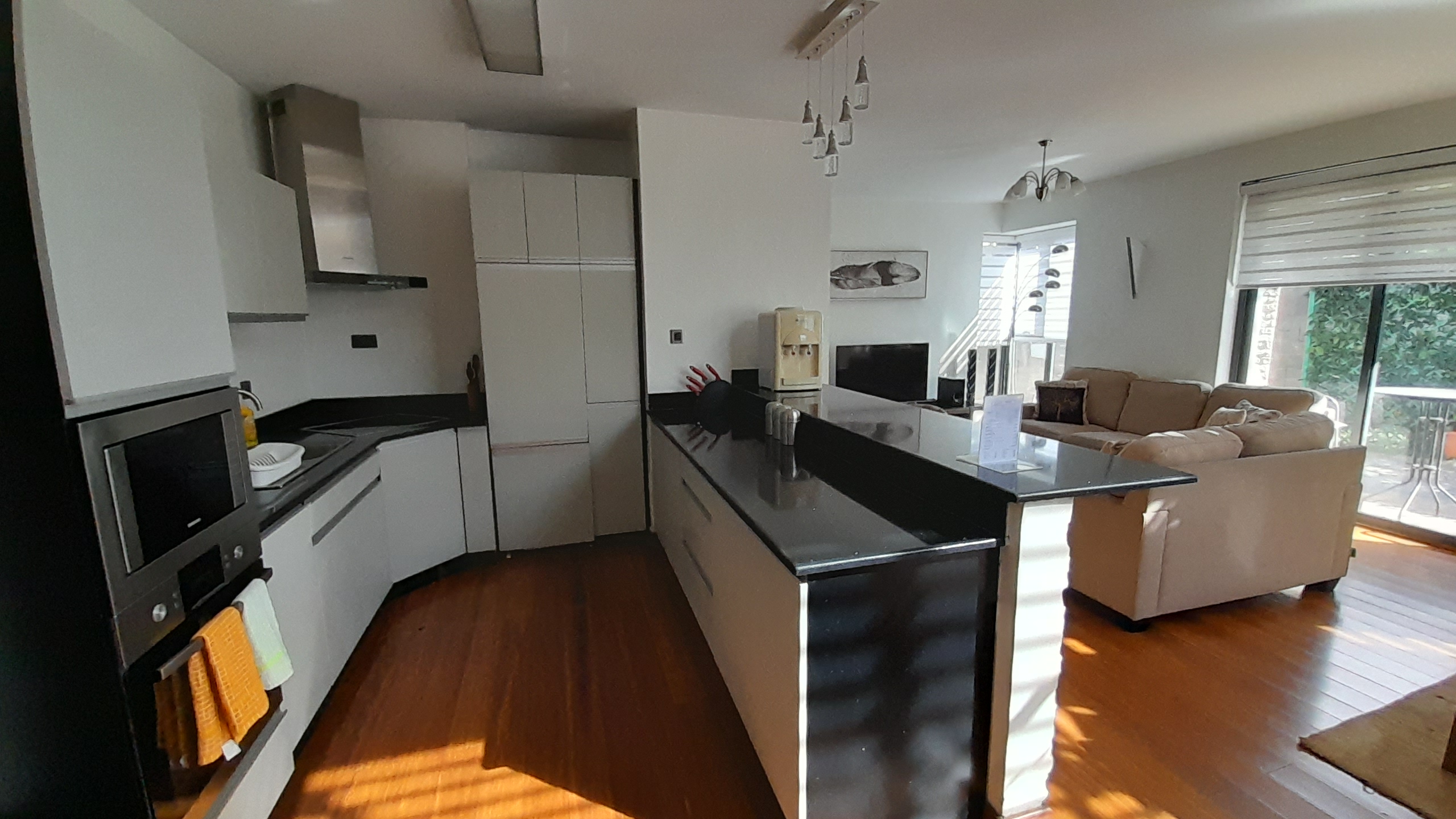 2 Bedroom Furnished and serviced Apartment in Kilimani area.