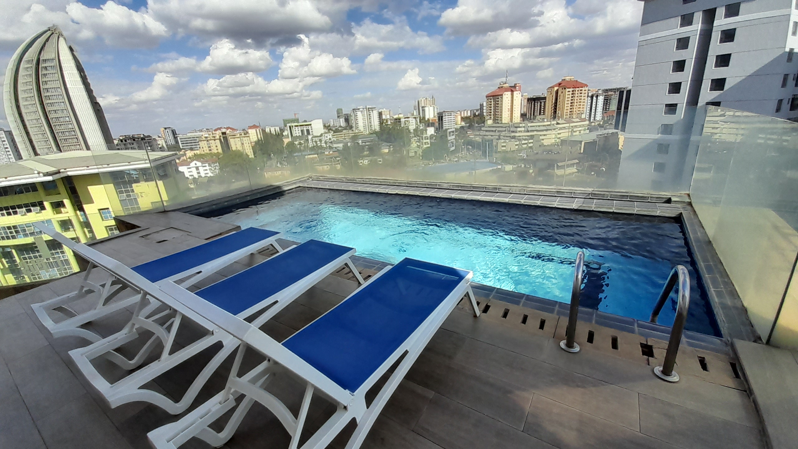 2 Bedroom Furnished and serviced Apartment in Kilimani area.
