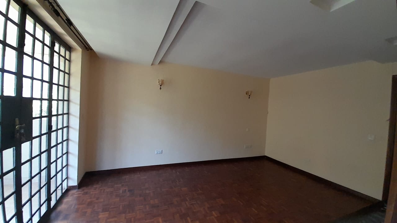 4Br all ensuite townhouse with SQ in Kitusuru