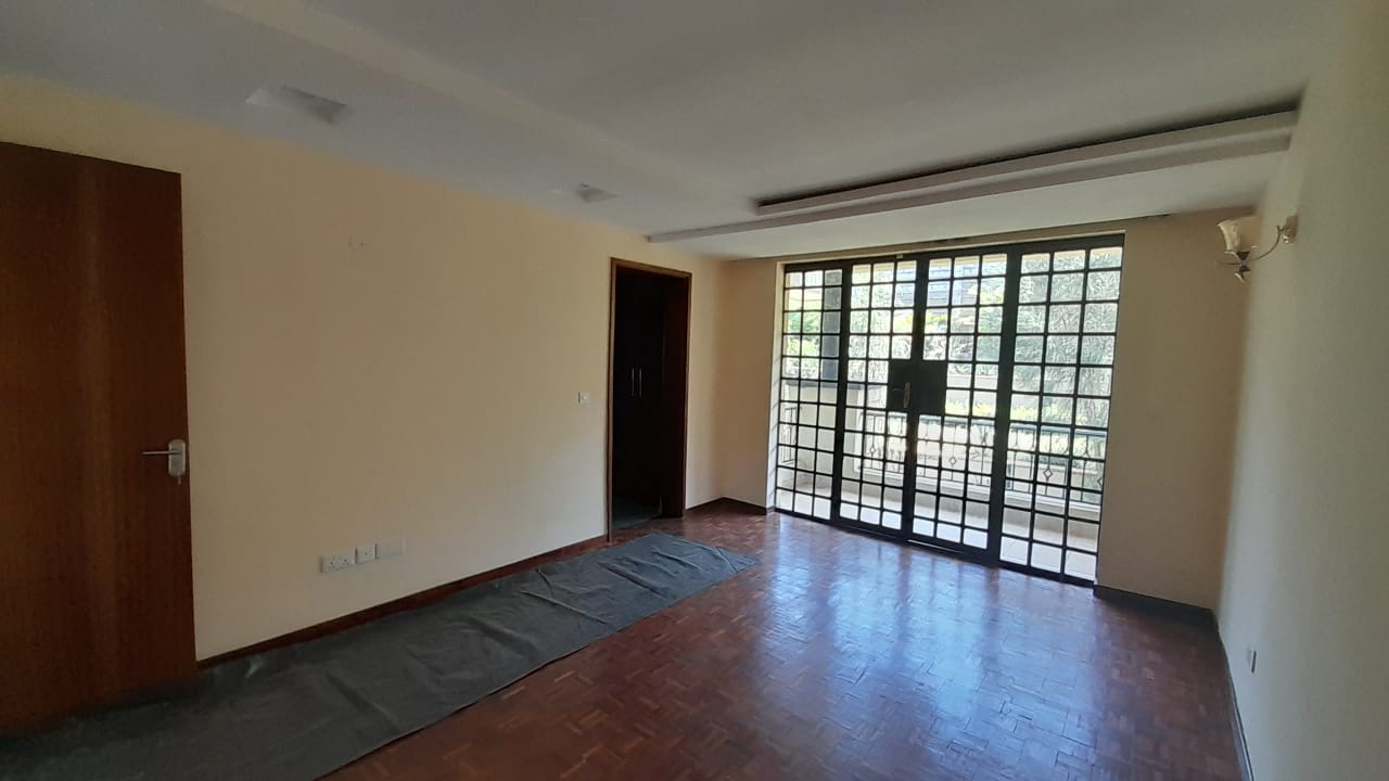 4Br all ensuite townhouse with SQ in Kitusuru