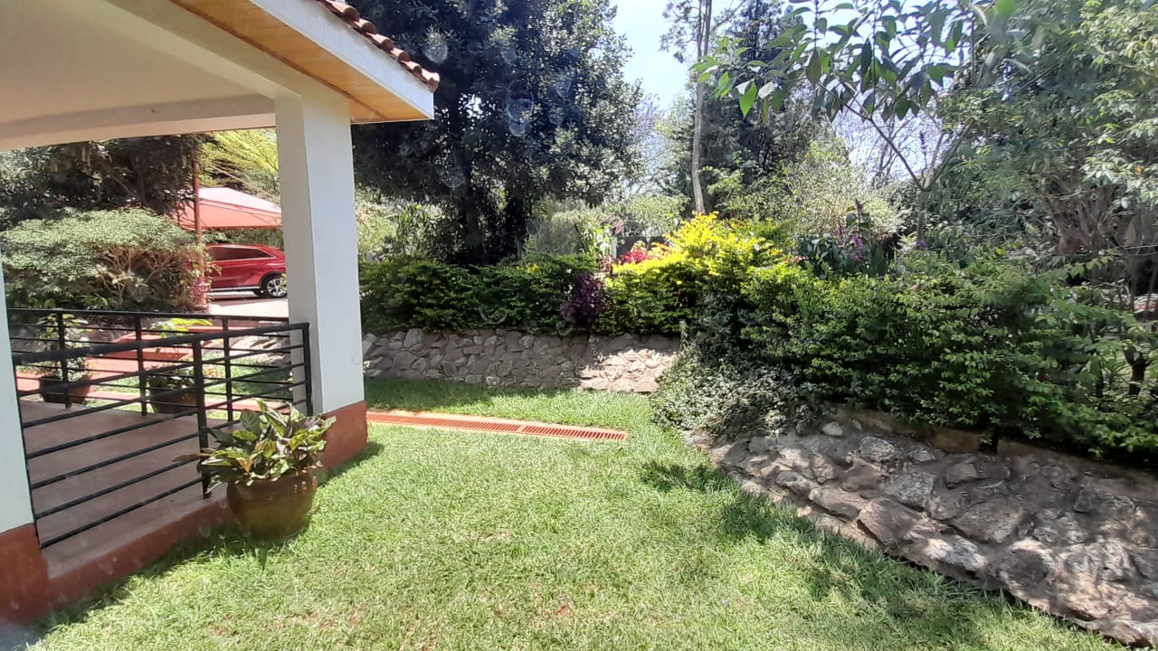 2Br unfurnished apartment available for rent in Rosslyn road