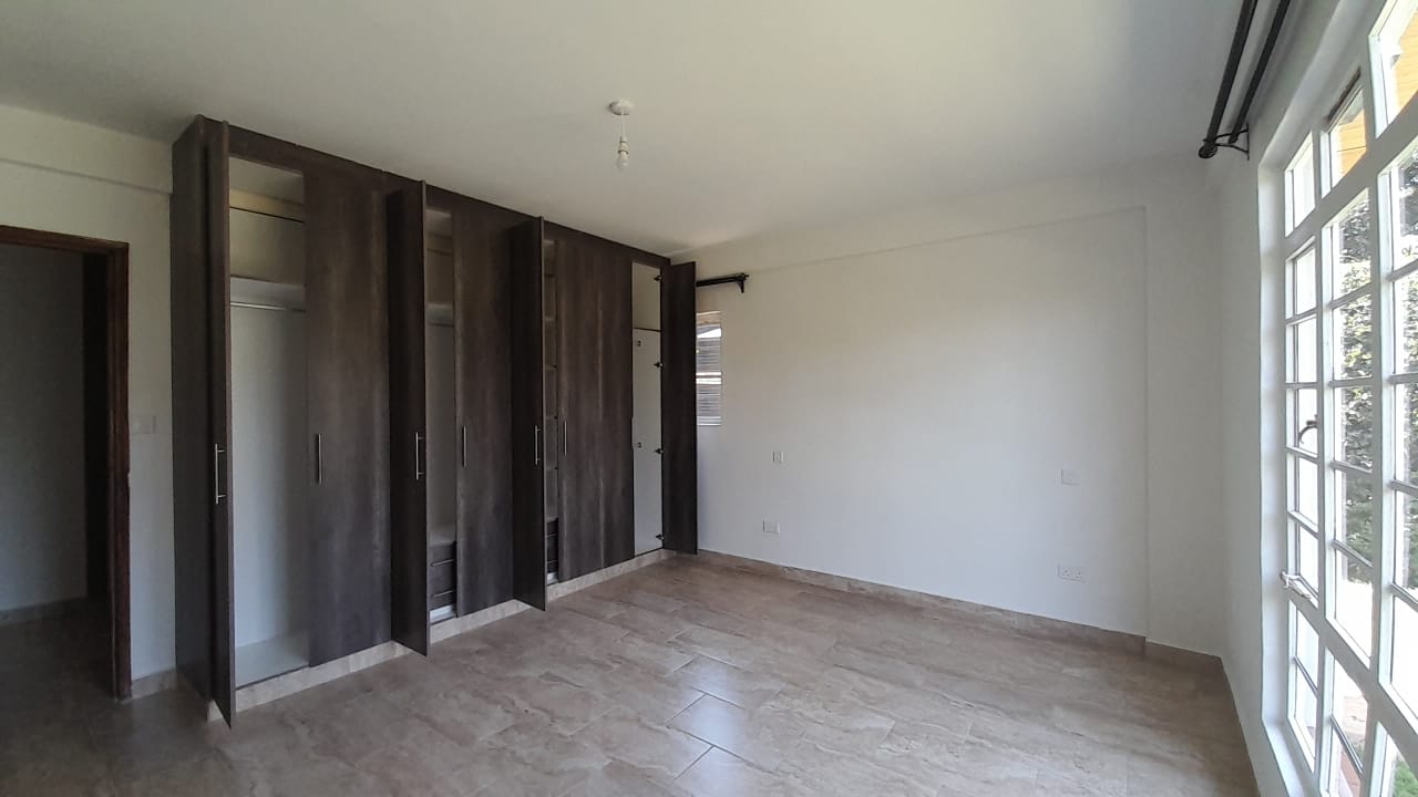 2Br unfurnished apartment available for rent in Rosslyn road
