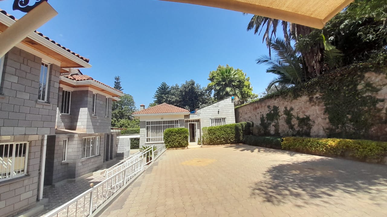 2Br furnished apartment in Runda